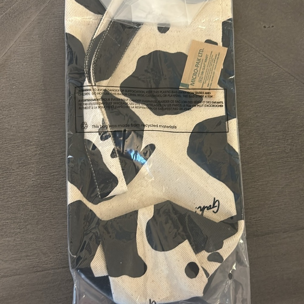 Black and white canvas whine tote - Picture 2 of 2
